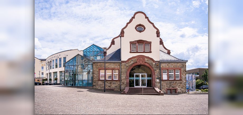 Die Kronberger Stadthalle bleibt zwischen dem 15. Juli und dem 8. September geschlossen, da in diesem Zeitraum die Versammlungsräume im Erdgeschoss saniert werden.